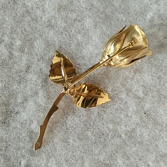 Vintage gold-tone rose 🌹 brooch pin - Picture 2 of 2